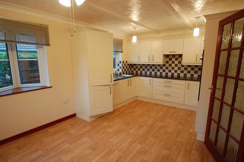 3 bedroom bungalow to rent, Church Road, Brandon, Suffolk, IP27
