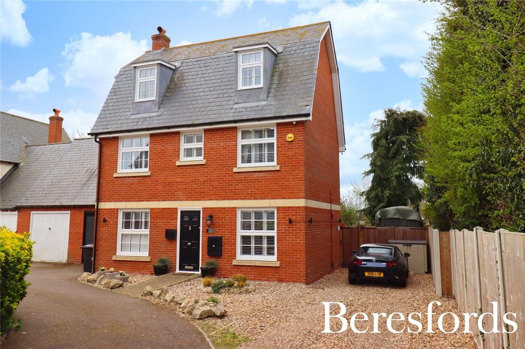 Kings Farm Meadow, Tillingham, CM0 4 bed detached house £450,000