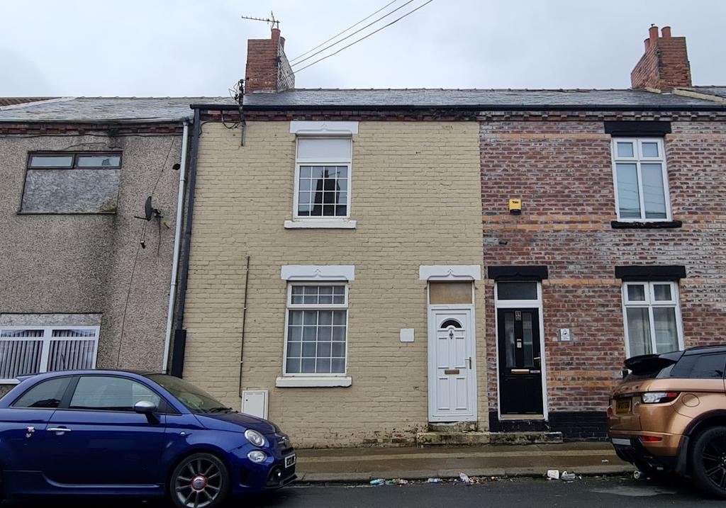 20 Twelfth Street, Peterlee, Durham... 2 bed terraced house - £15,000