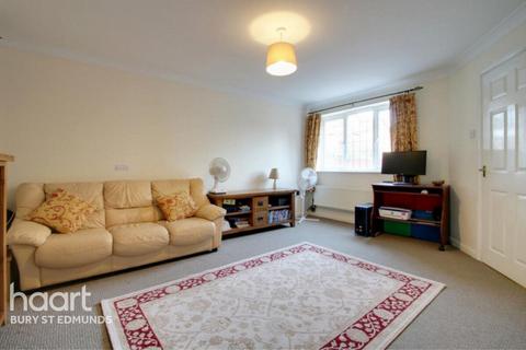 3 bedroom detached house to rent, Green Farm Lane, Bury st edmunds