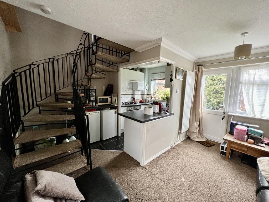 Apsledene, Gravesend, DA12 1 bed terraced house £200,000