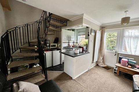 24 Apsledene, Gravesend, DA12 5ED