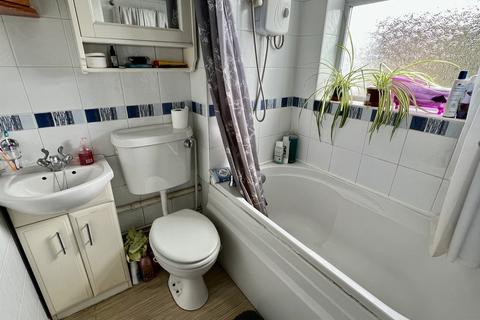 24 Apsledene, Gravesend, DA12 5ED