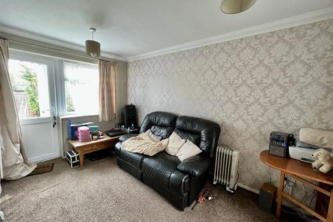 24 Apsledene, Gravesend, DA12 5ED