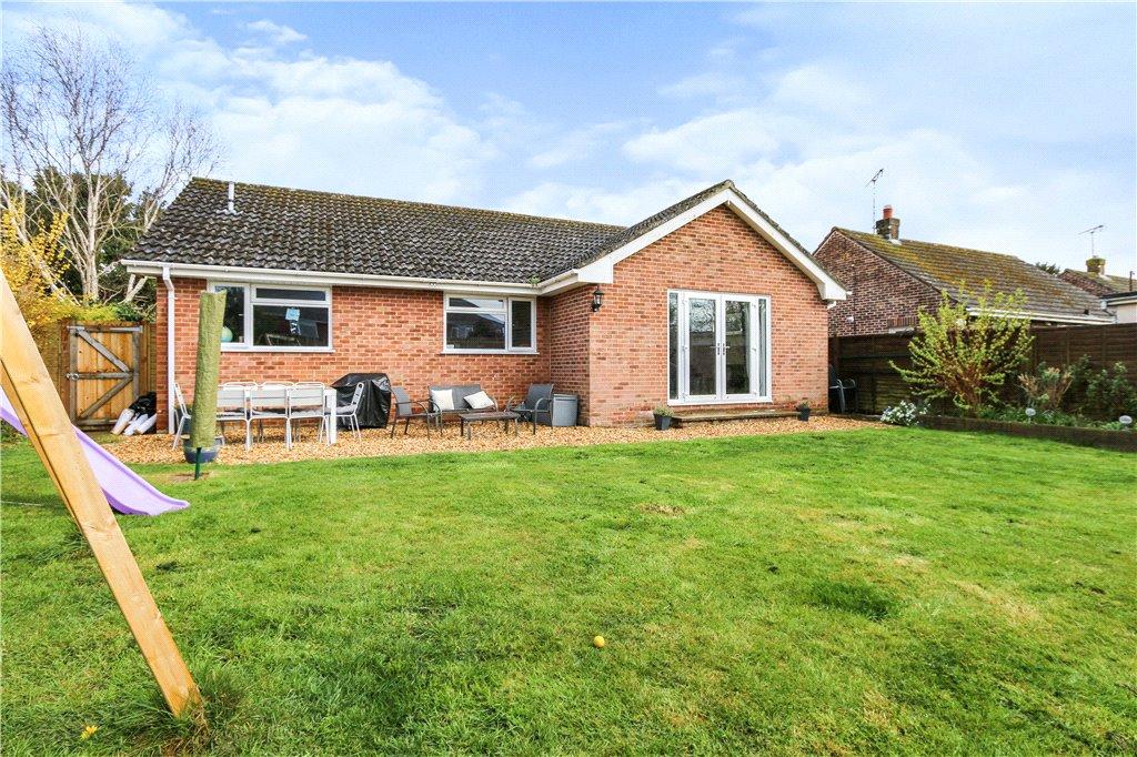 Edwina Close, North Baddesley... 3 bed detached bungalow £575,000