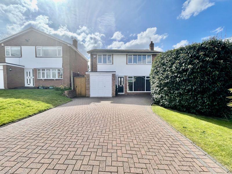 Wrens Park Avenue, Sutton Coldfield, B76 1LP 3 bed detached house £