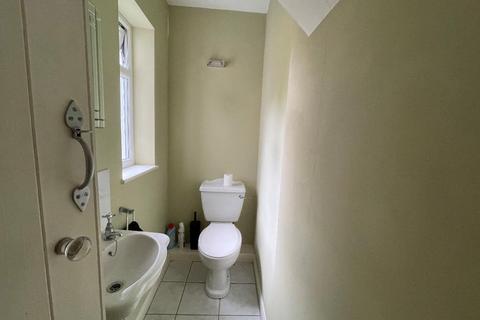 10 Eglise Road, Warlingham, CR6 9SE