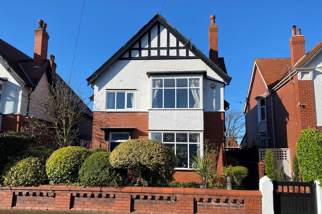Clarendon Road, Lytham St Annes, FY8 4 bed detached house £450,000