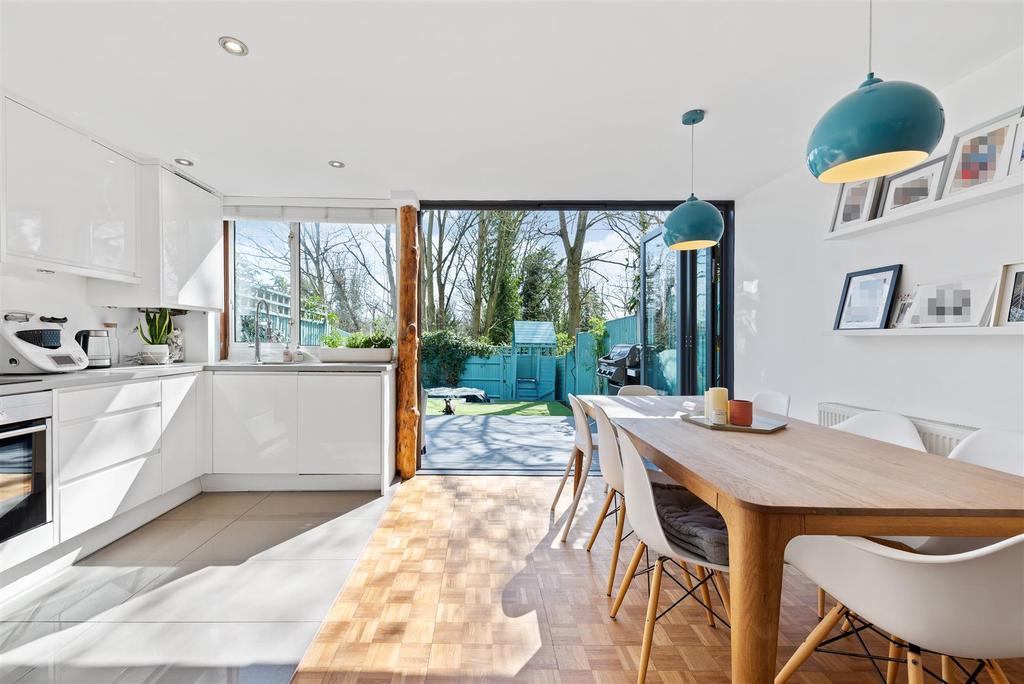 19 Shepherds Close N6 5 AG-2.jpg