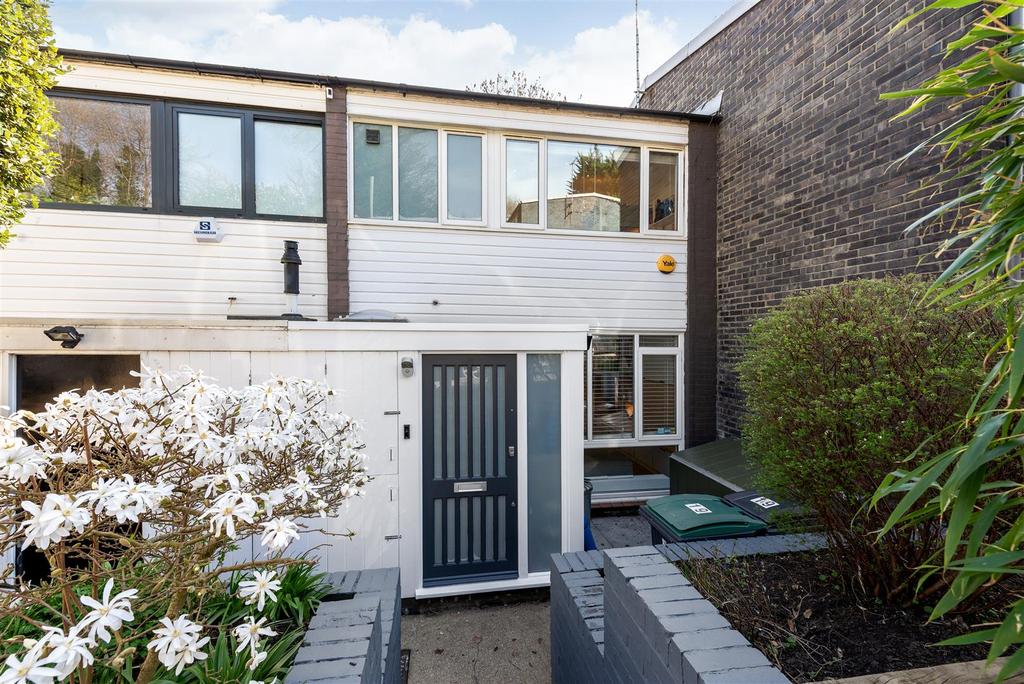 19 Shepherds Close N6 5 AG-16.jpg