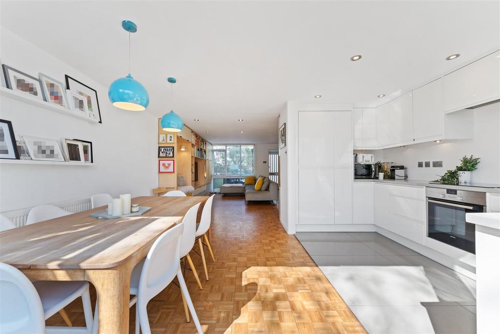 19 Shepherds Close N6 5 AG-5.jpg