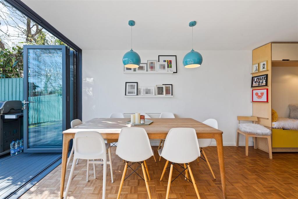 19 Shepherds Close N6 5 AG-4.jpg