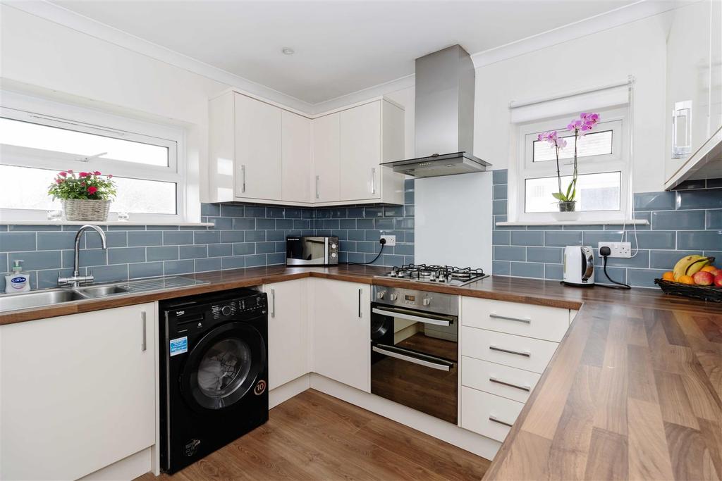 Shirley Drive, Worthing 3 bed flat £290,000