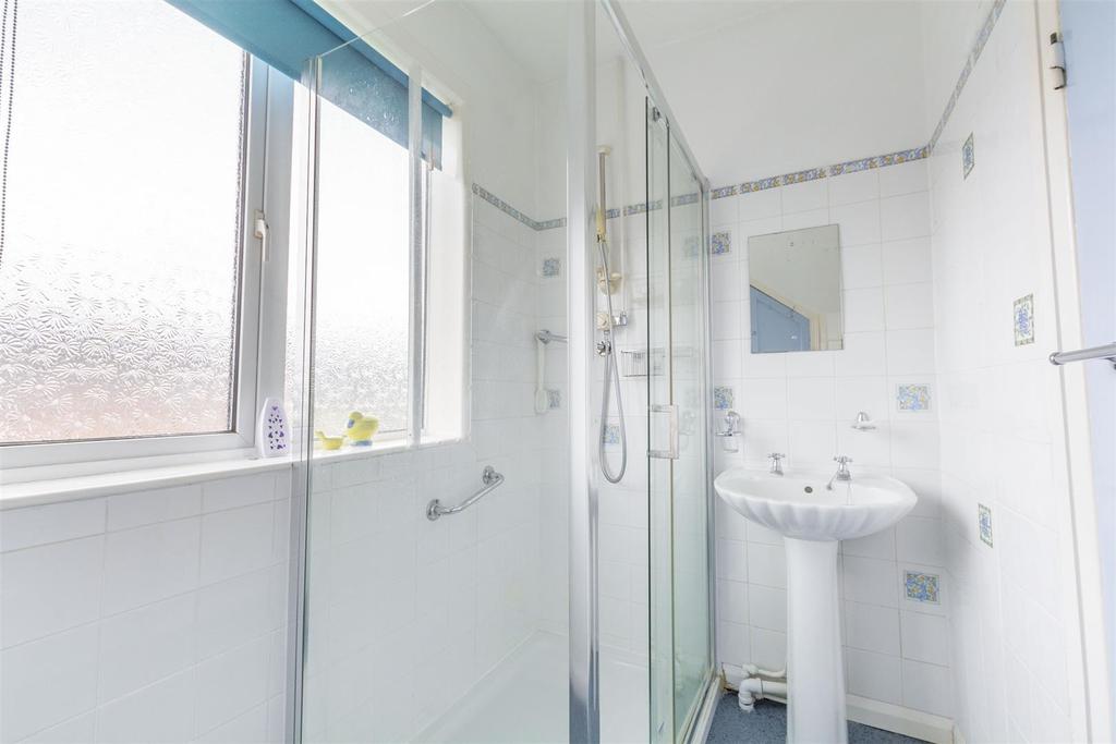 Bathroom (3)-HDR copy.jpg