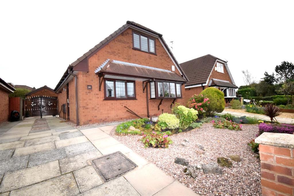 Southover, Westhoughton, Bolton 2 bed detached house £259,950