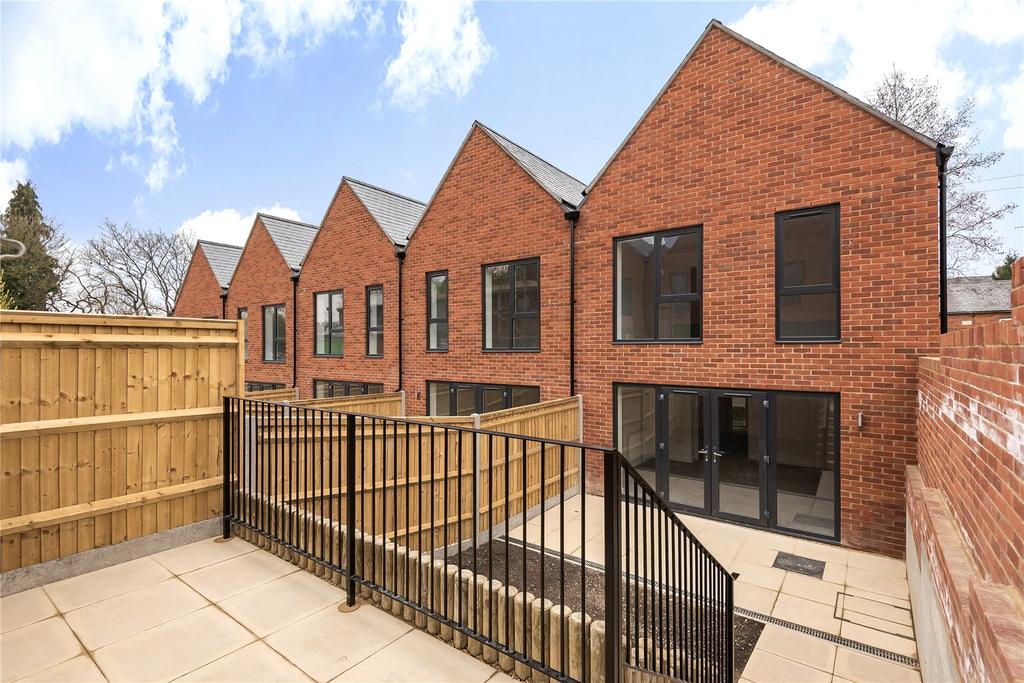 Huxley Court, Huxley Drive... 2 bed end of terrace house £207,500
