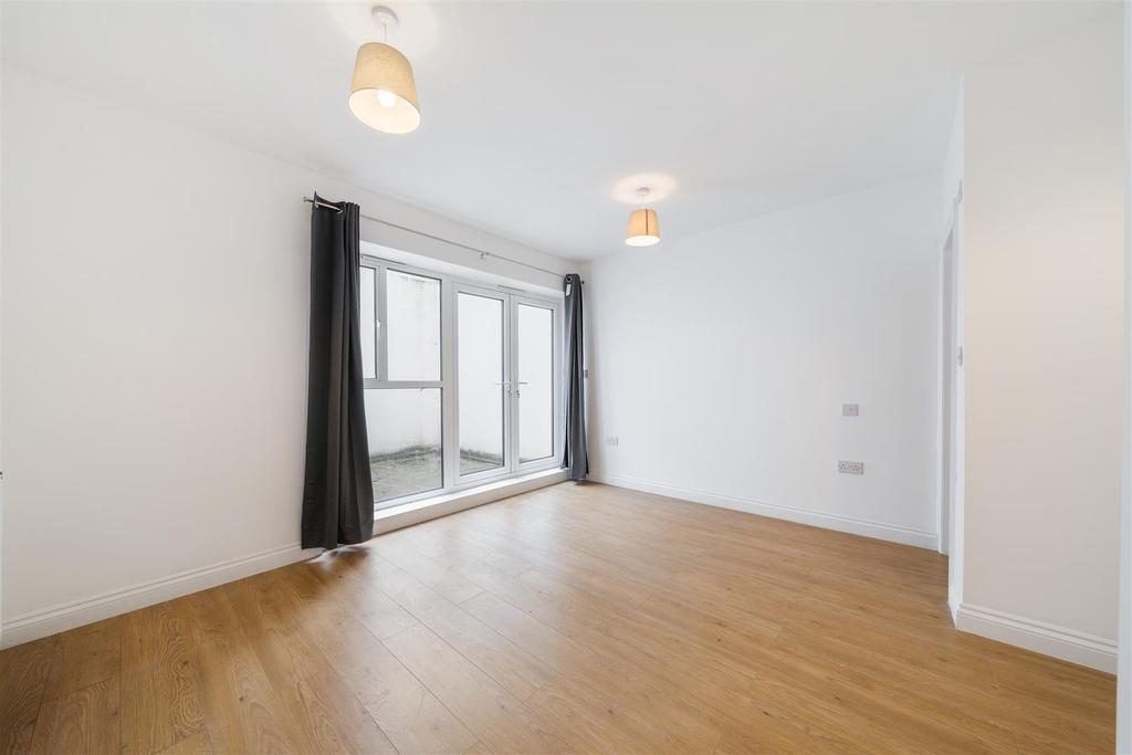 Flat 2, Gatewood House N6 5 AU-4.jpg