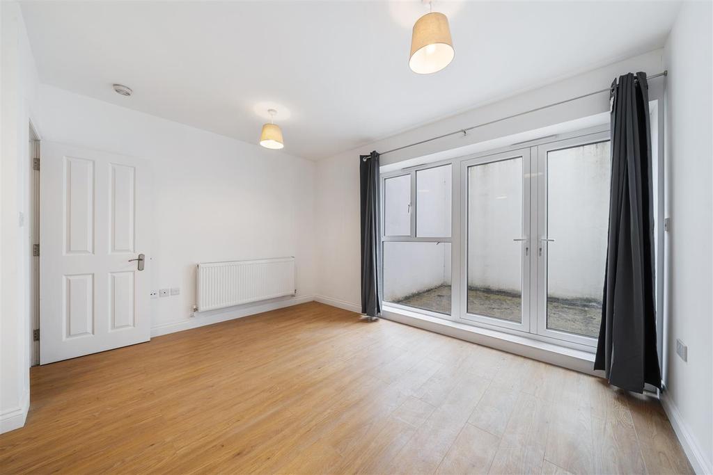 Flat 2, Gatewood House N6 5 AU-2.jpg