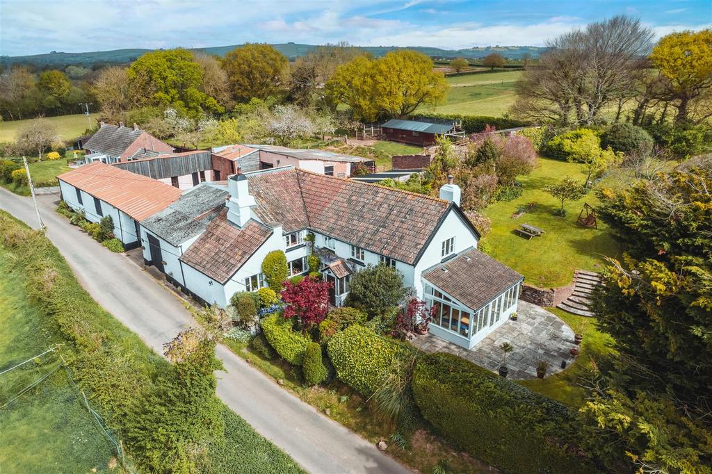 Upton Pyne, Exeter 4 bed detached house £1,200,000