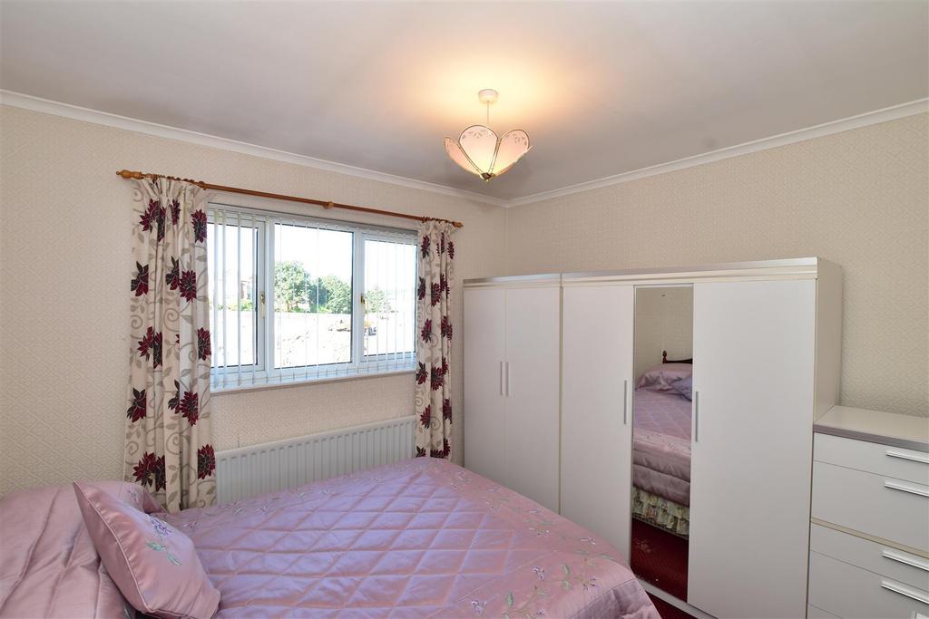 Bedroom 2 (rear)