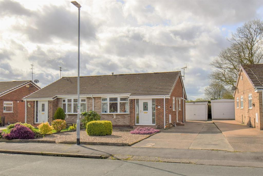 Ganton Way, Willerby 2 bed semidetached bungalow £190,000