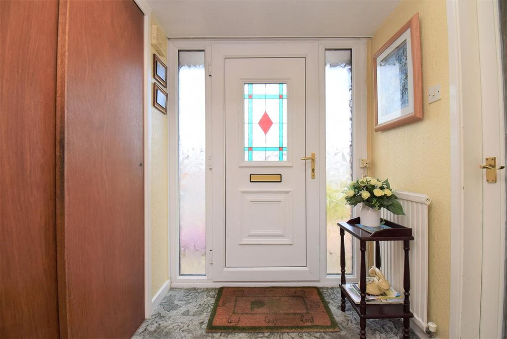 Ganton Way, Willerby 2 bed semidetached bungalow £190,000