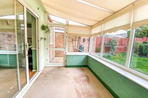 8 Burges Grove, Warwick, CV34 5TN