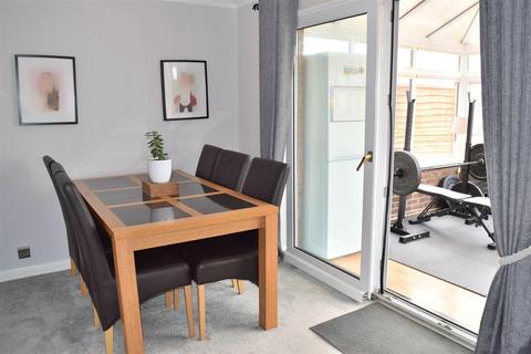 20 Vearse Close, Bridport, DT6 5BE