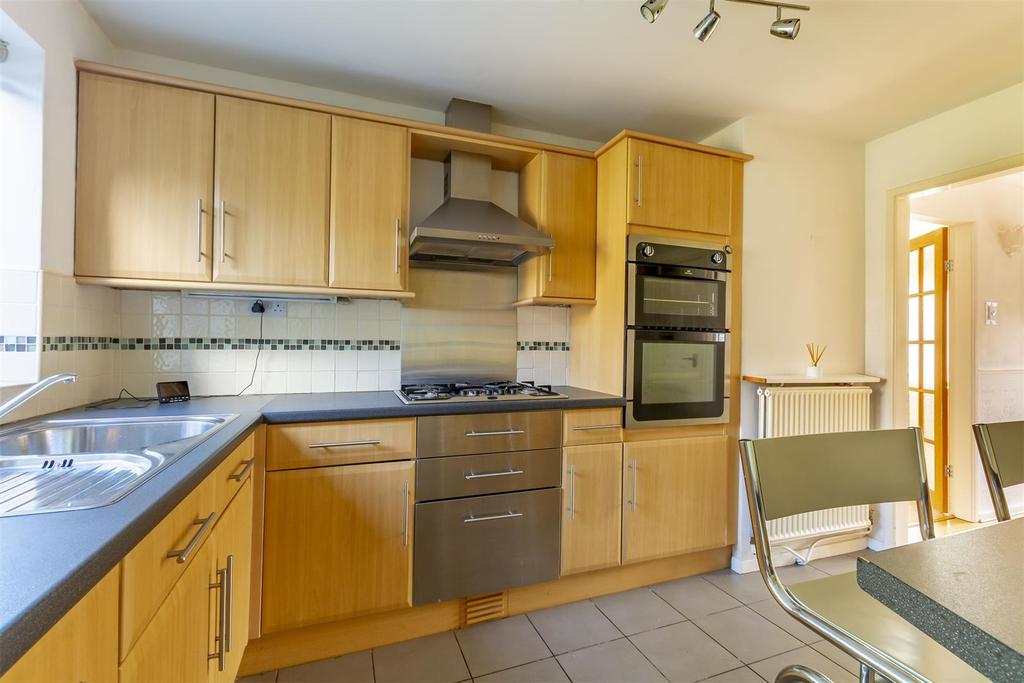 Kitchen (5)-HDR copy.jpg