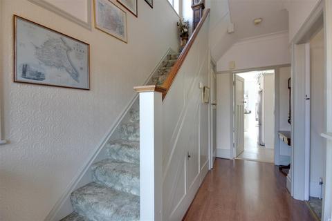 283 Beverley Road, Kirk Ella, Hull, HU10 7AQ
