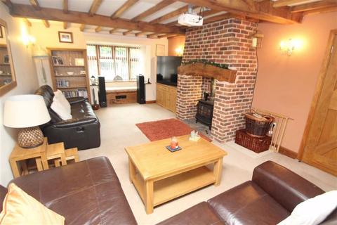 Oak House, 18 Baytree Close, St Martins, Oswestry, SY11 3QQ