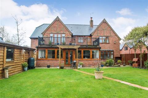 Oak House, 18 Baytree Close, St Martins, Oswestry, SY11 3QQ