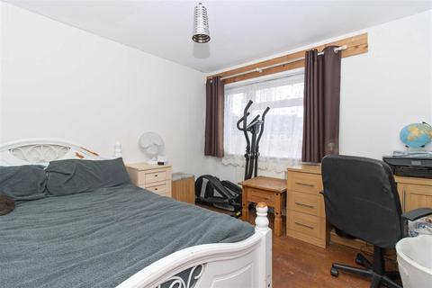 32 Avon Close, Sompting, Lancing, BN15 0BS