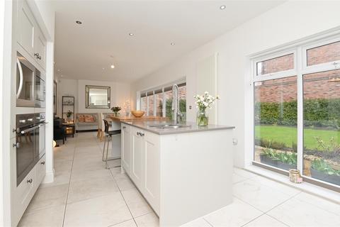 6 bedroom detached house for sale - Furniss Avenue, Dore, Sheffield