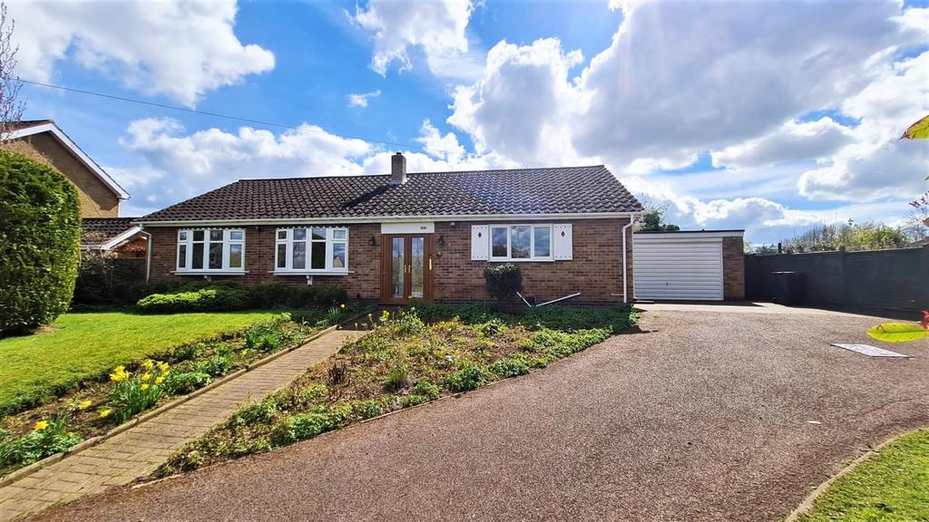 Braunston Road, Oakham 3 bed detached bungalow £400,000