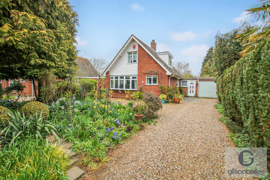 The Crescent, Thurton, Norwich 4 bed chalet for sale £320,000
