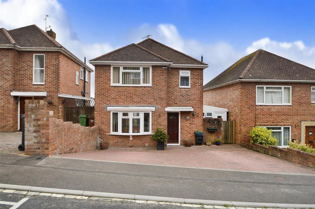 Road, Eastbourne 3 bed detached house £450,000