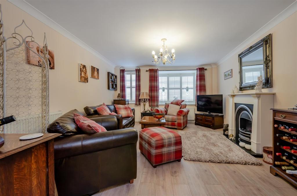Lutterworth Road, Burbage 2 bed detached house £250,000