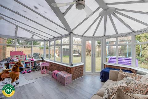 9 Ash Grove, Auckley, Doncaster, DN9 3LN
