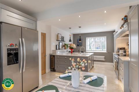 9 Ash Grove, Auckley, Doncaster, DN9 3LN
