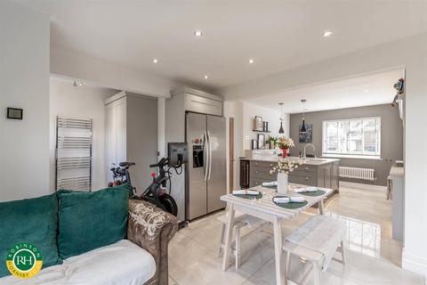 9 Ash Grove, Auckley, Doncaster, DN9 3LN
