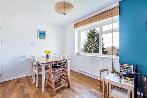 12 Hayes Close, Totnes, TQ9 5YB