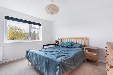 12 Hayes Close, Totnes, TQ9 5YB