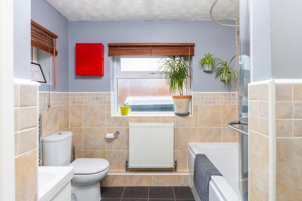 TEERTSYBUR84 - Bathroom C.jpg