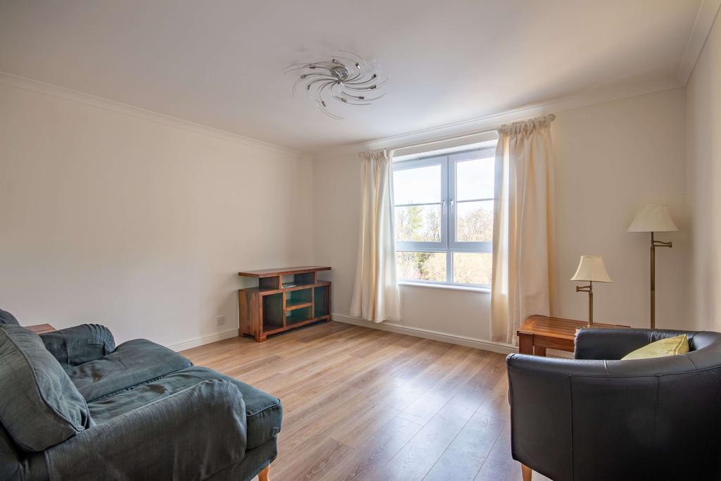 Inglis Green Gait Edinburgh EH14 2LG... 1 bed flat £950 pcm (£219 pw)