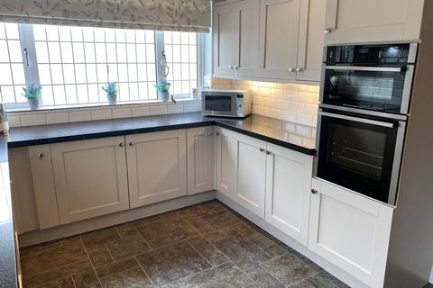 6 Deepdale Close, Whickham, Newcastle Upon Tyne, NE16 5SN