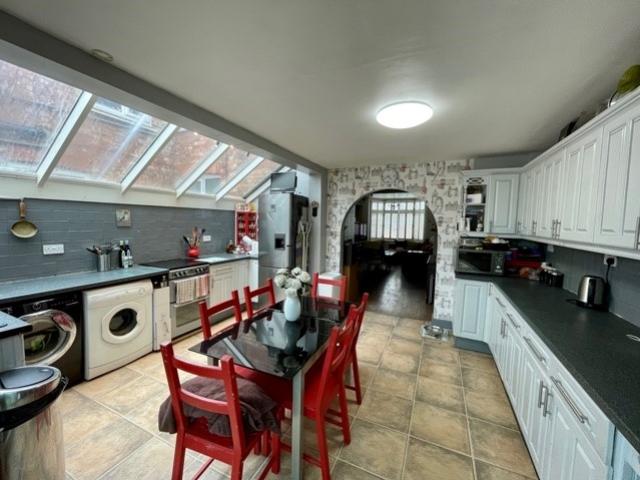 163 Thorpe Lea Road   KITCHEN2