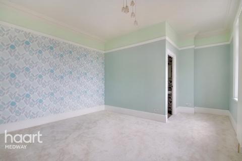 1 bedroom flat for sale - Maidstone Road, Rochester