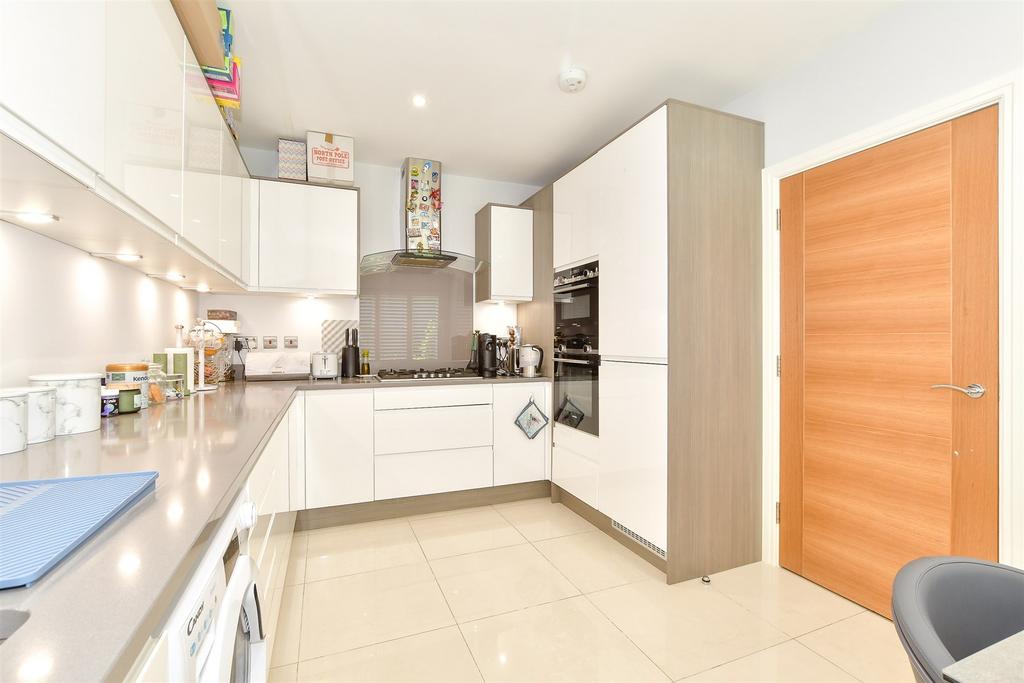 Kitchen/ Breakfast Room