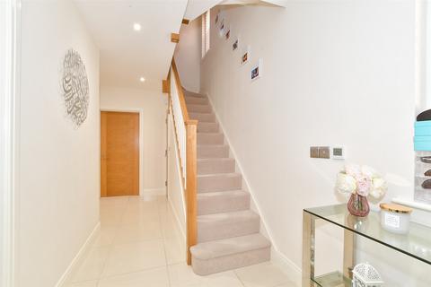 2 Beacon Close, Rottingdean, Brighton, BN2 7FY
